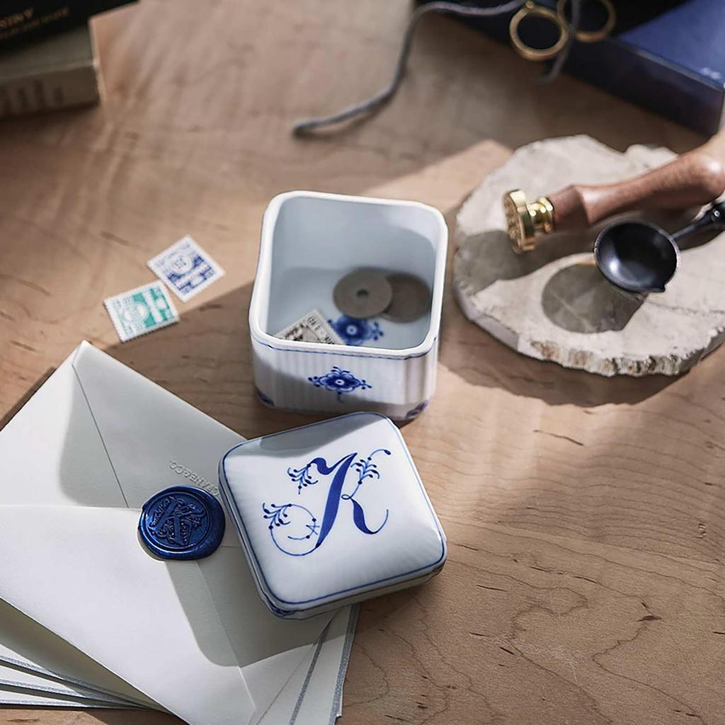 [Authentic Imported Product] Royal Copenhagen Alphabet Collection Bonbonnière Square "K" Height 6cm 1075893