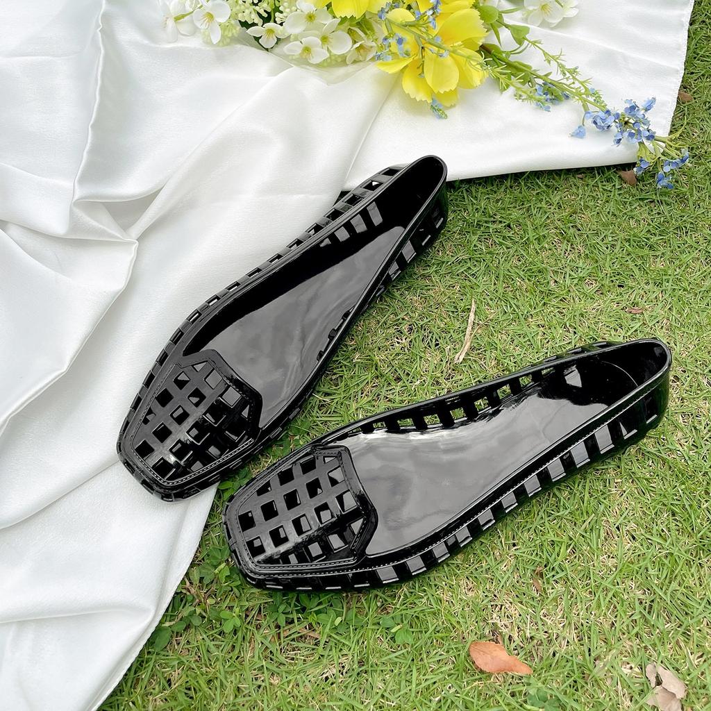 Queen Fan Korean Version Retro Flat-bottomed Bag Head Sandals Women's 2025 New Summer Wear Soft-soled Crystal Jelly Shoes