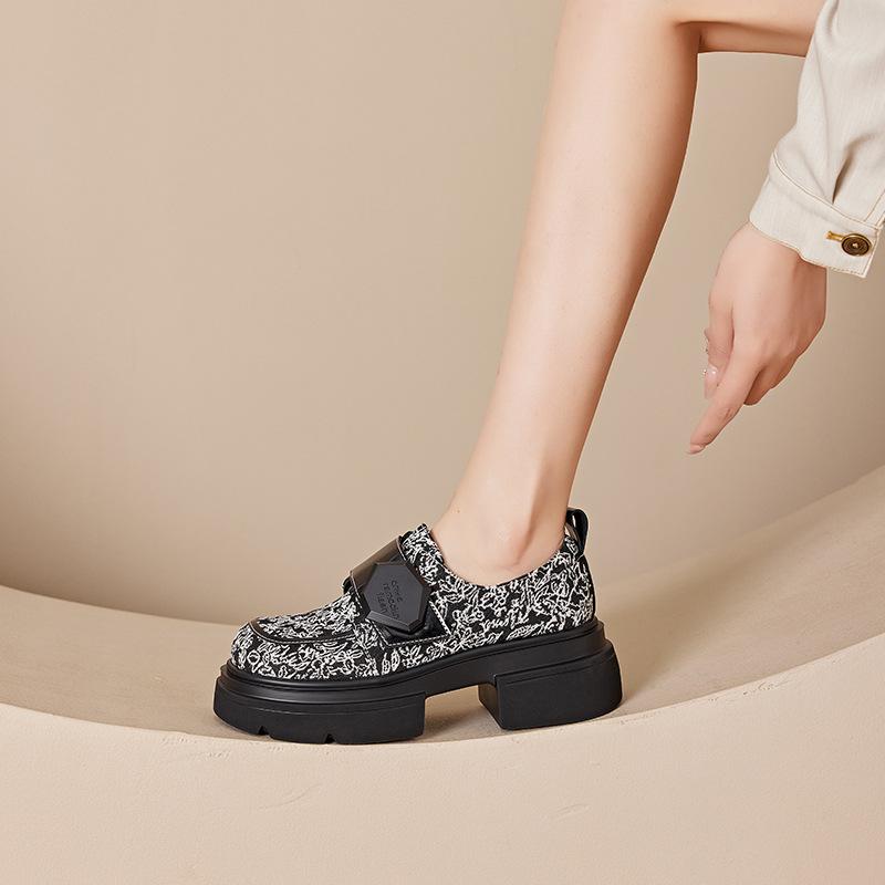 3222 Small Size Casual Shoes Women, Thick Sole Inner Height Increase Women's Velcro Floral Embroidery Women's Shoes