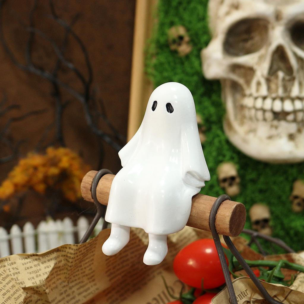 Creative Sitting Ghostly Figurine For Halloween Outdoor Decors Weather Resistant Resins Statue For Garden Patios Decors