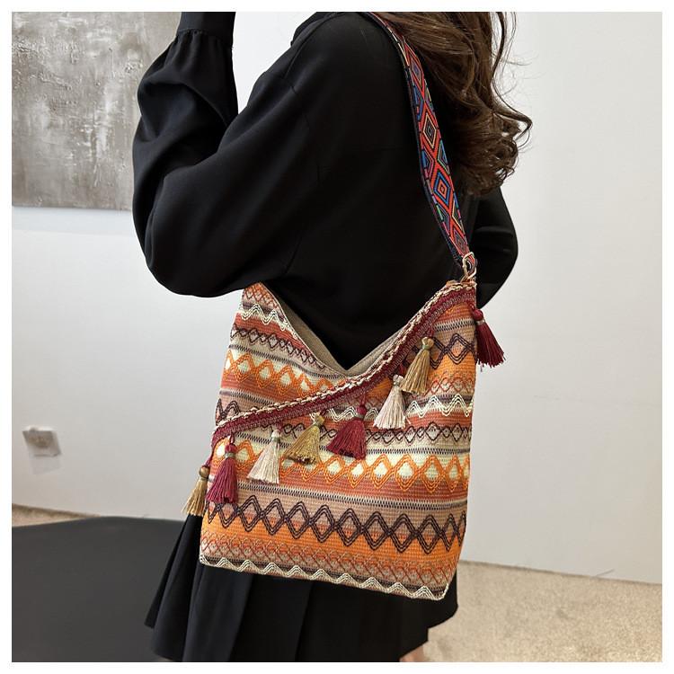Ethnic Style Tote Bag For Women With Tassel For Daily Use
