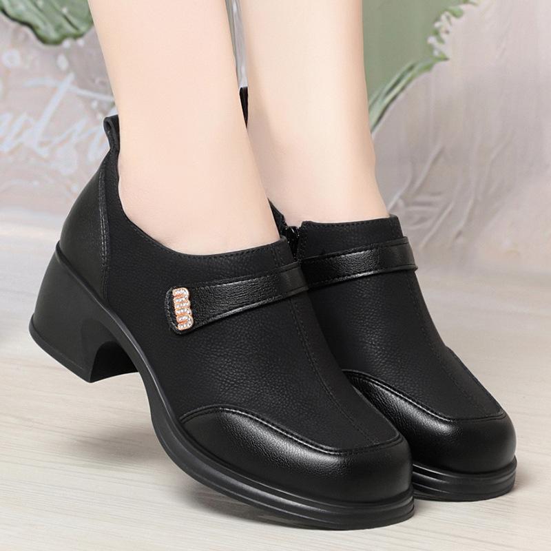 Retro Braune Lederschuhe für Damen Frühling und Herbst Damenschuhe Weiches Leder Weiche Sohle Dicker Absatz Einzelne Schuhe Bequeme Schuhe im Westernstil