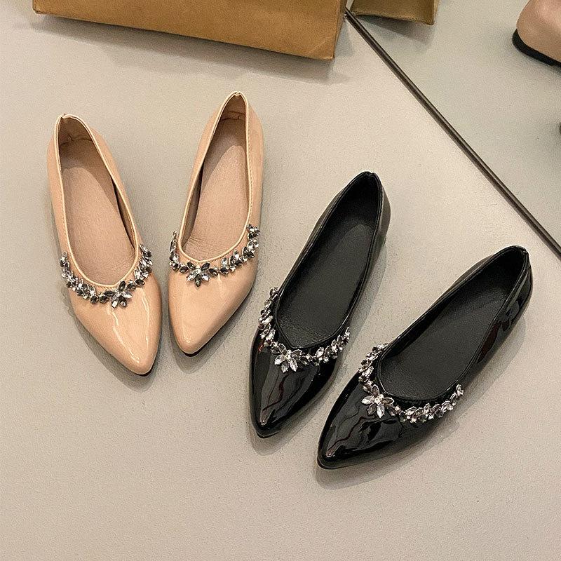 French Stunning Beauty Not Tired Feet Single Shoes Women's 2025 Super Fire New Temperament Pointed Flat Bottom Laden Shoes Black Light Mouth Shoes