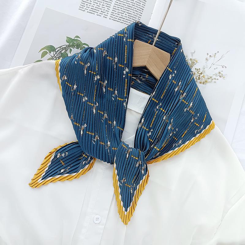 Retro Color Block Crinkled Square Scarf - 70cm Pleated Neckerchief in Imitation Silk for Women
