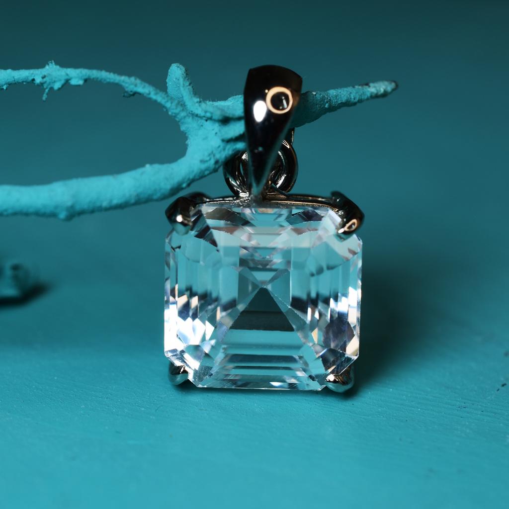 Natural White Sapphire A+ Gems 30 Ct 925 Sterling Silver Pendant