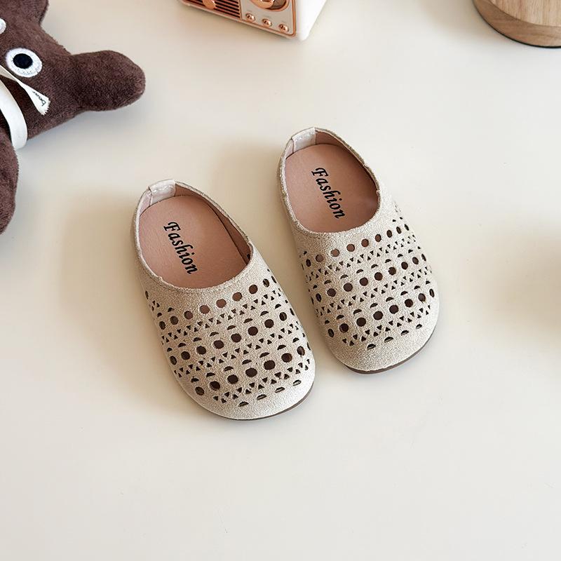 

Girls Slippers Outdoors Hollowed-out Trendy Kids Sandals Casual Soft Sole 2025 Summer New Children Beach Shoes Non-slip Ins 23 бежевый
