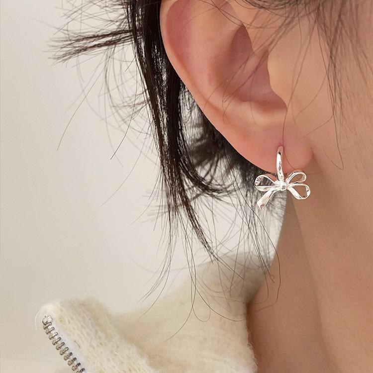 Niche Design Bow Chic Exaggerated Versatile Earrings Female Personality Sweet Cool Wind Light Luxury Premium Sense Earrings Ambience Back To School