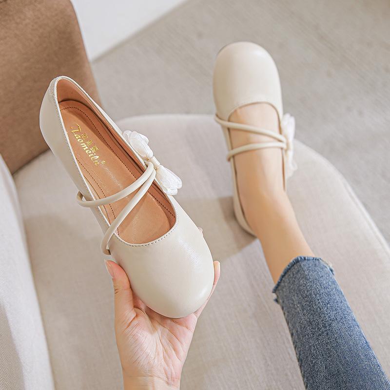 

Mary Jane shoes spring and summer 2025 new versatile shallow mouth flat bottom with skirt single shoes women s large size Doudou shoes 34 абрикосовый