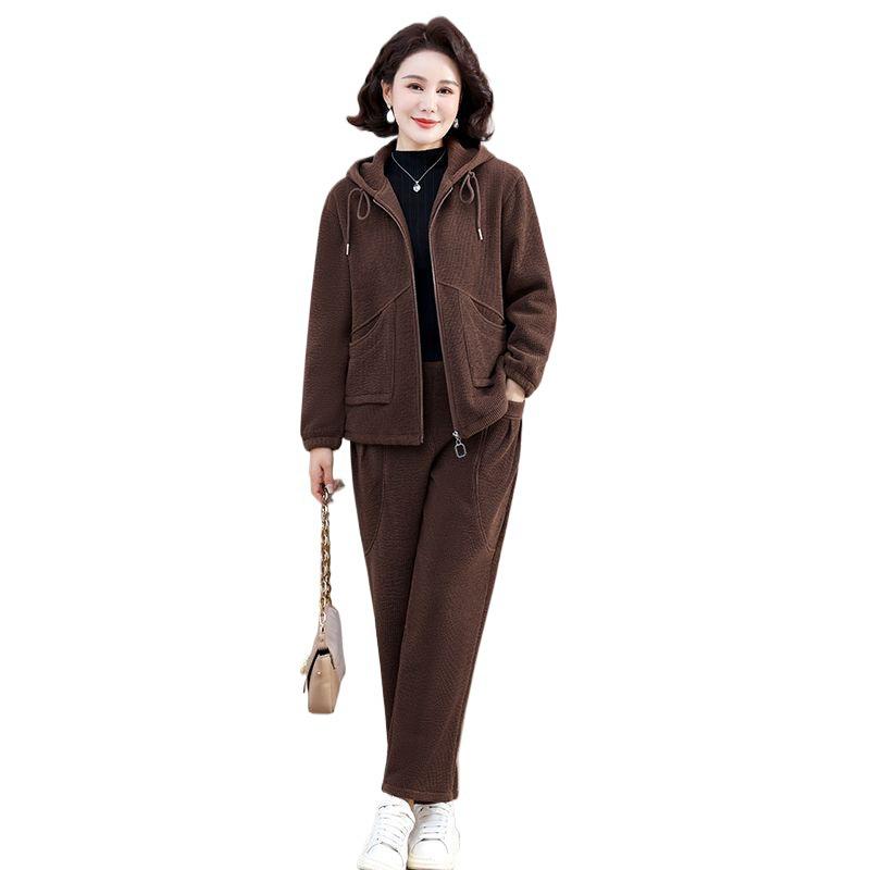 New Year High-End Stylish Velvet Sportswear for Middle-Aged & Elderly – Autumn/Winter Two-Piece Set