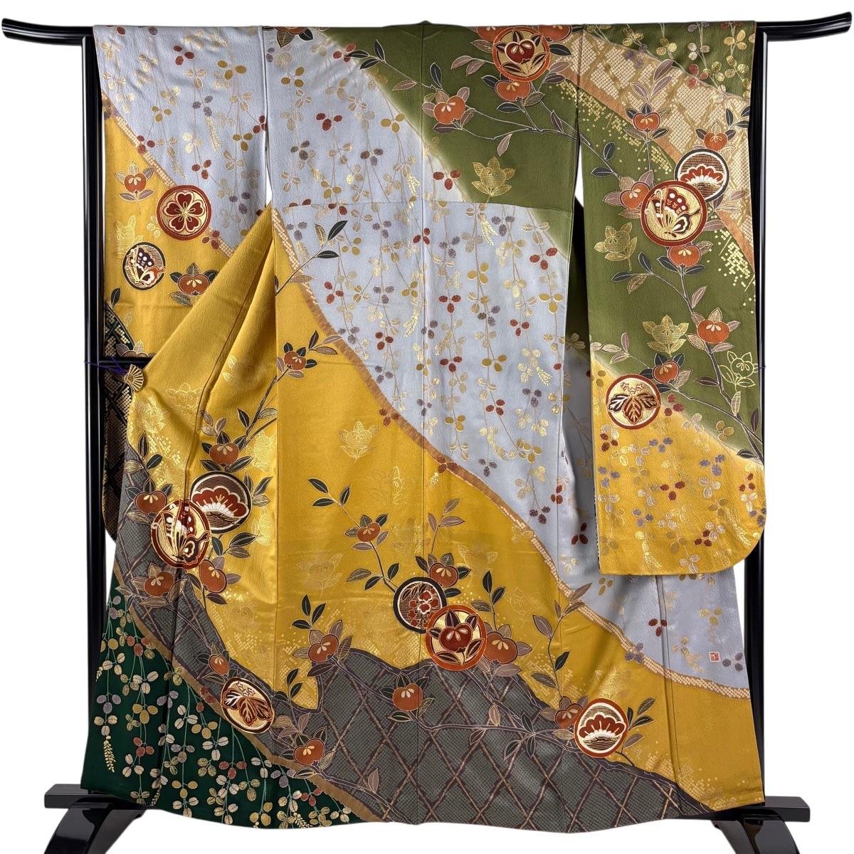 

Long-sleeved kimono, length 161cm, sleeve length 64cm, sleeve with signature, orange blossom, butterfly, gold thread, gold color, golden brown, pure