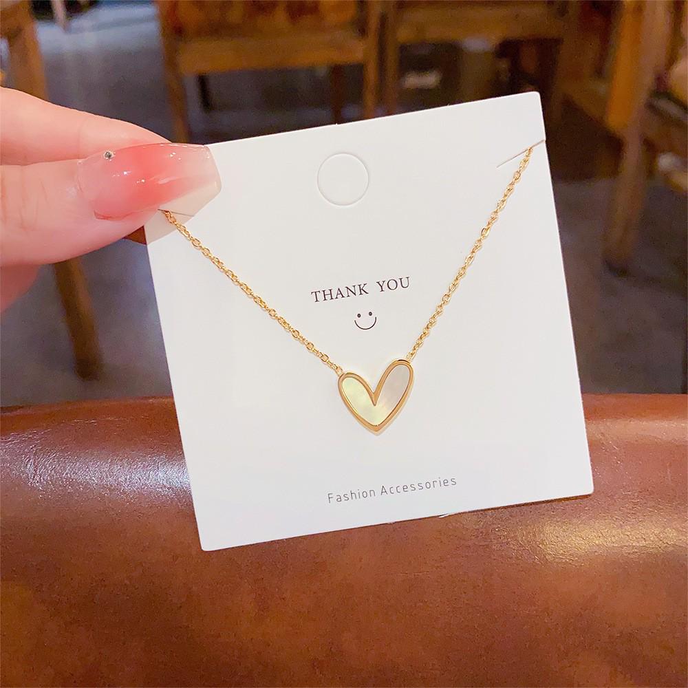 Korean 18K Gold Titanium Steel Women's Clavicle Necklace - Versatile, High-End, Non-Fading Temperament Choker.
