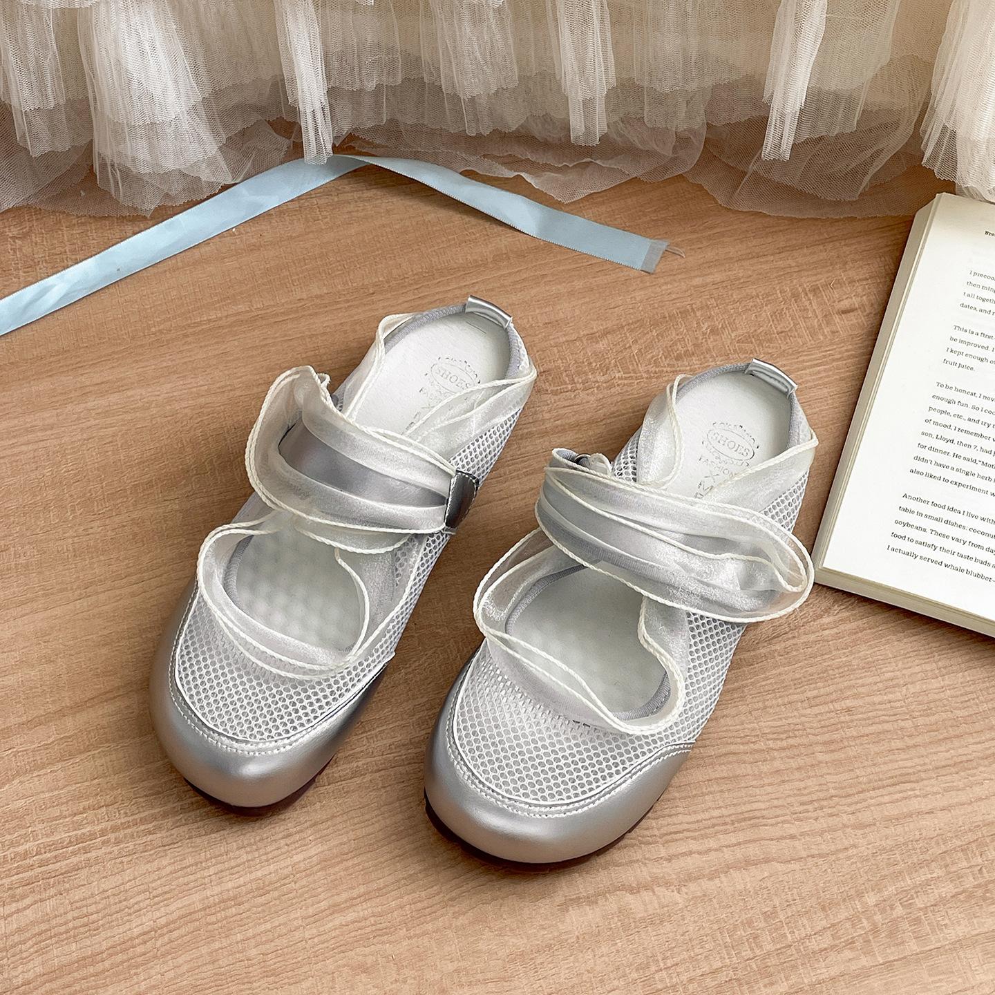 

White retro bag head thick-soled slippers women s summer wear 2025 new with skirt high-end French cool slippers 39 серебряный