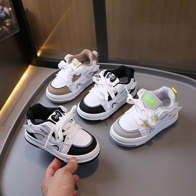 Novos Sapatos Esportivos Casuais Versáteis de Outono Sólidos Resistentes ao Desgaste com Sola Macia para Meninos e Meninas