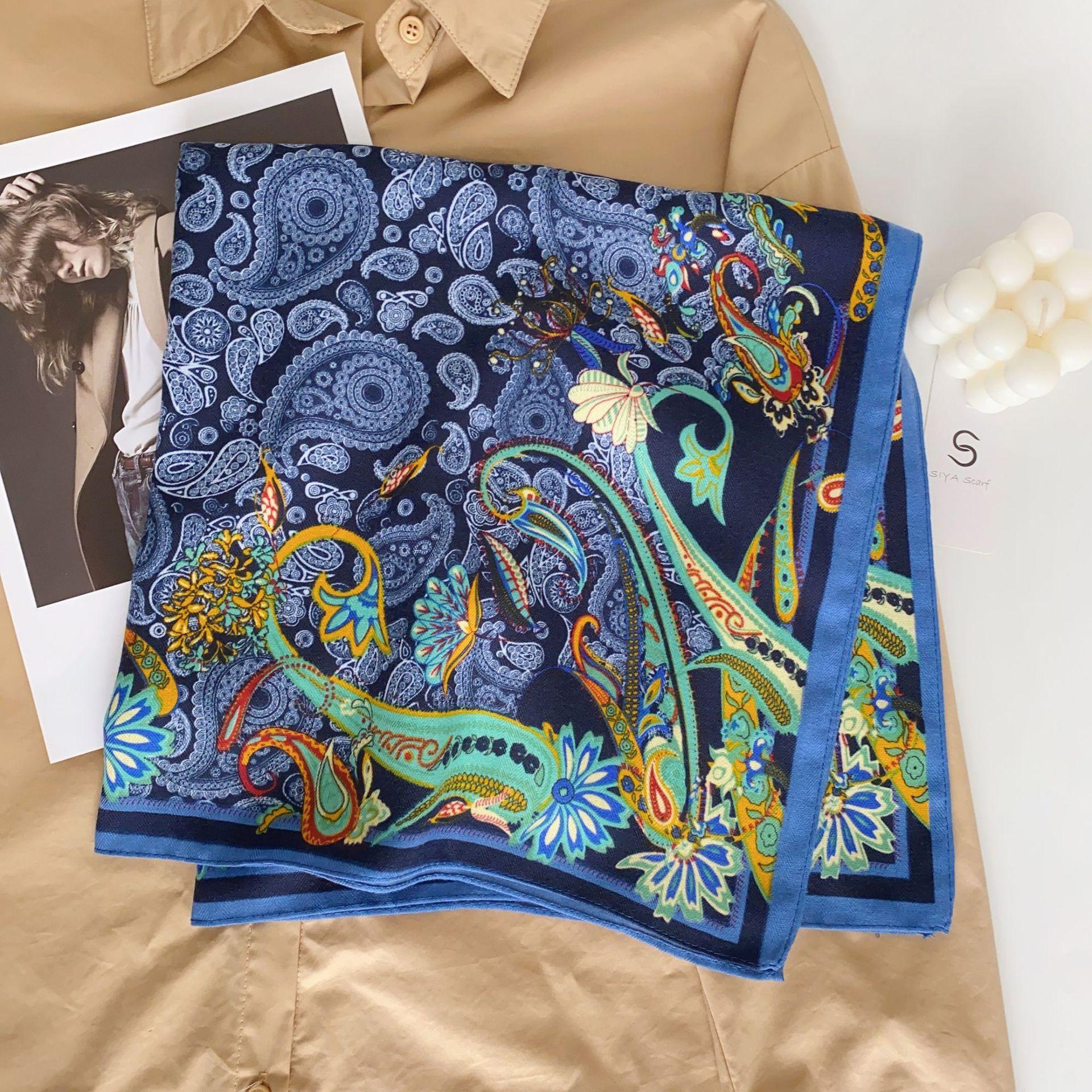 

2024 Новый модный универсальный шелковый шарф 68 см с принтом солнцезащитный декоративный маленький квадратный шарф бархатная текстура шарф 68*68cm