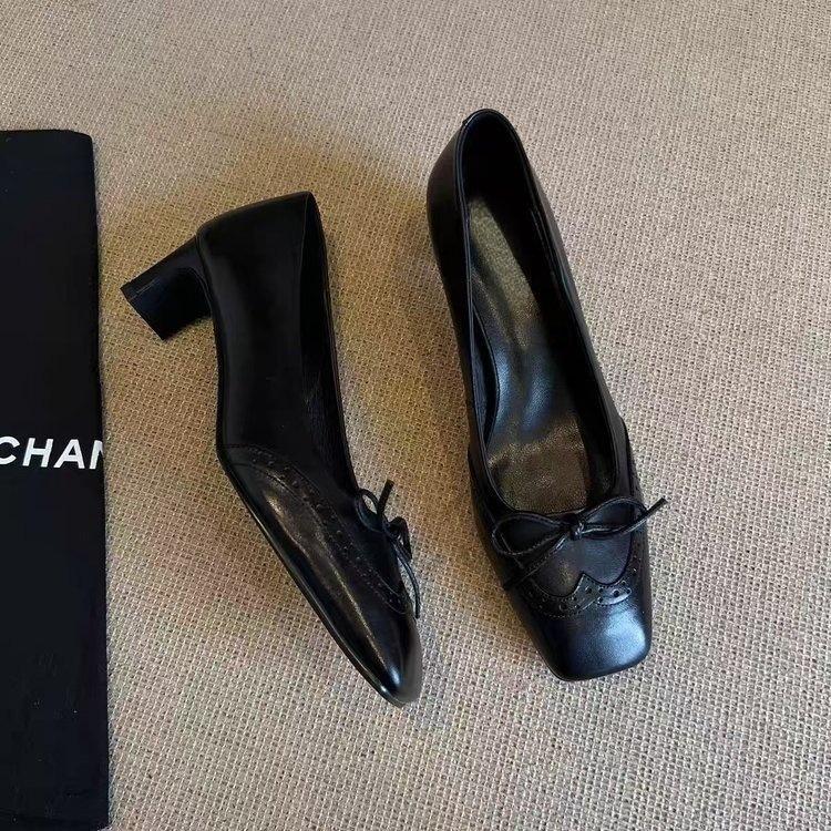 

Ретро литературные и художественные новые резные высокие каблуки женские голова универсальные одинарные туфли толстый каблук темперамент женская обувь 40