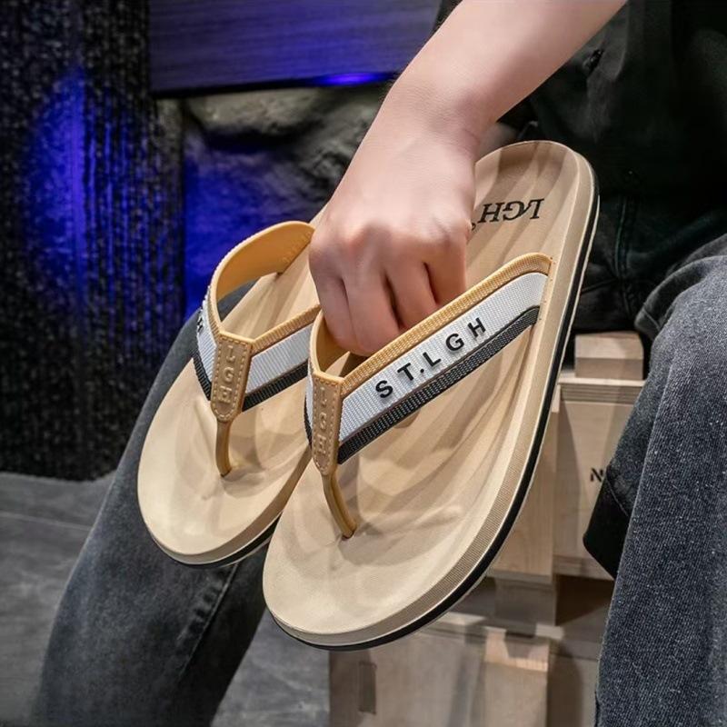 

Summer new fashionable and simple men s toe flip-flops non-slip and wear-resistant PVC beach flip-flops 44
