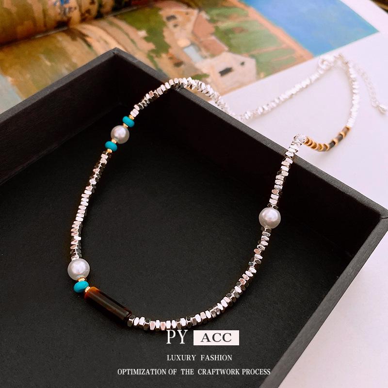 

Elegant Silver Crushed Shape Necklace - Chic, Versatile Clavicle Jewelry for Women