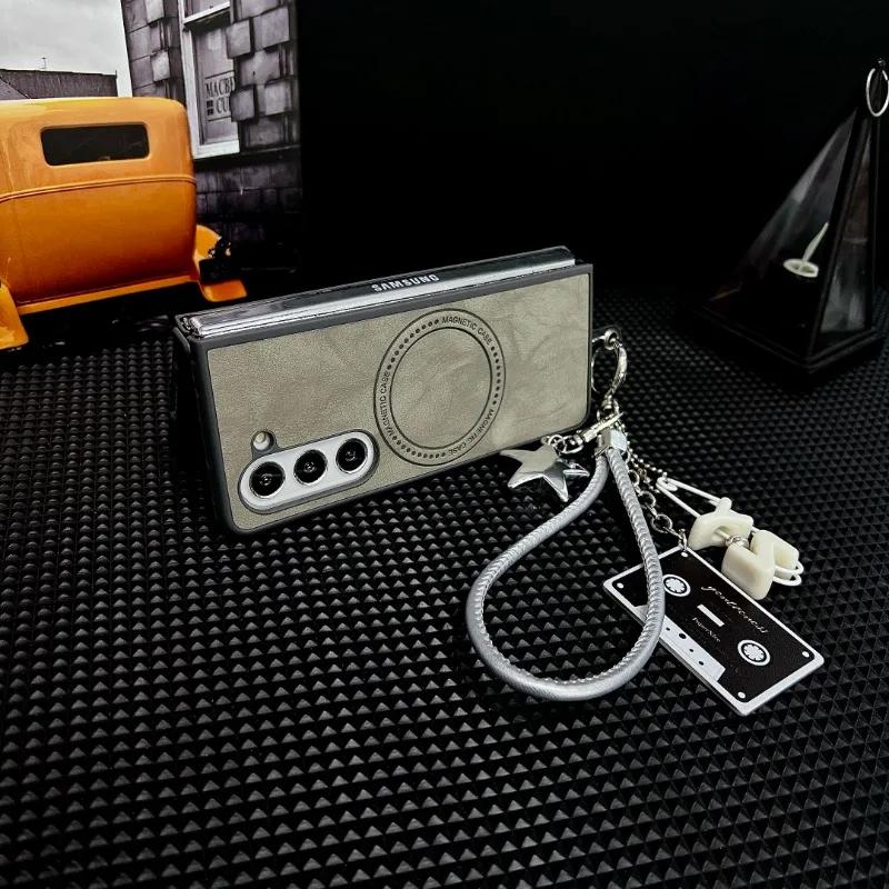 Magnetic Wrist Strap Cute Stars Wireless Charging PU Leather Phone Case for Samsung Galaxy Z Fold 6 5 4 3 Protective Cover