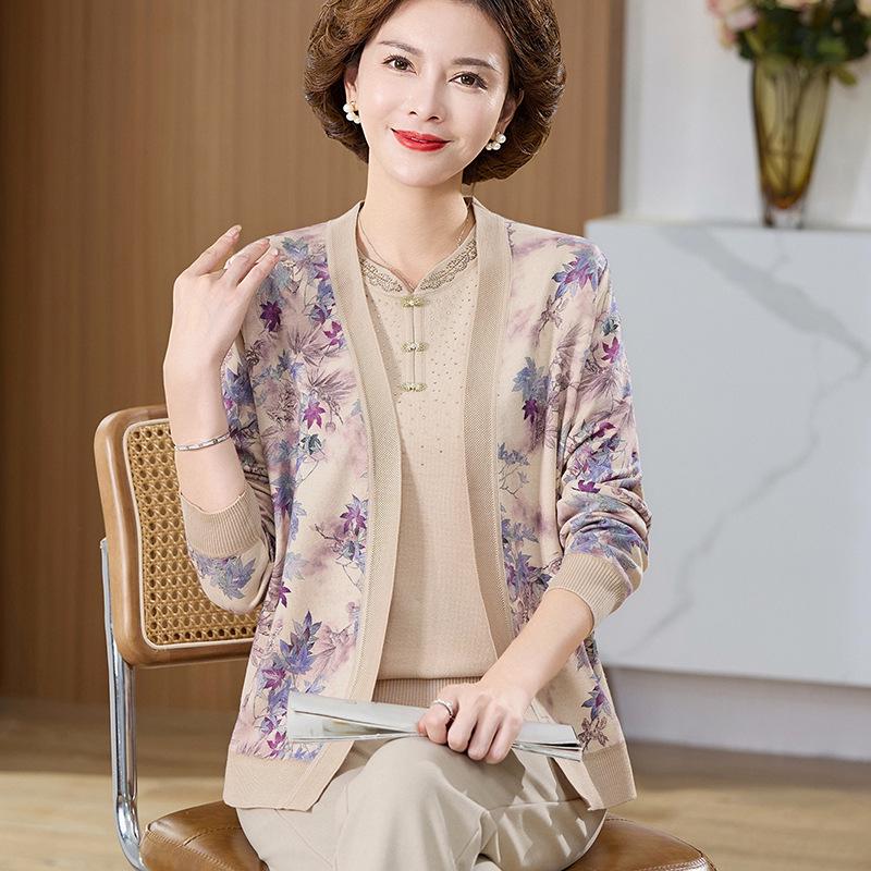 

Spring Knit Two-Piece Set for Moms: Chinese-Style Cardigan Jacket and Top for Mid-Aged & Elderly Women 2XL (Recommended 110-120 jin)