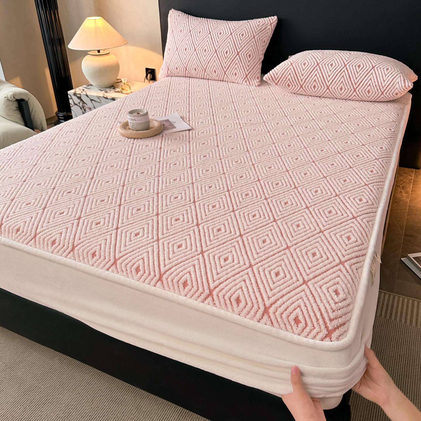

Geometric Pattern Jacquard Fleece Fitted Sheet and Pillowcase Set Winter Thickened Warm Mattress Cover Waterproof Bed Sheet Sets 1.2x2.0m 1pcs sheet розовый