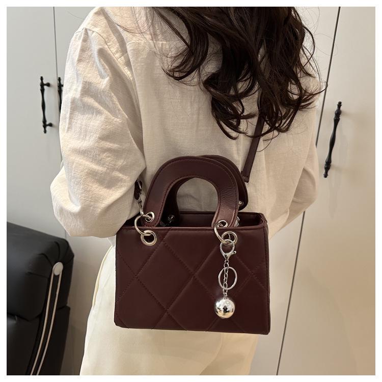 2025 Modische Trend-Handtasche für Damen: Große bestickte Crossbody- und Umhängetasche