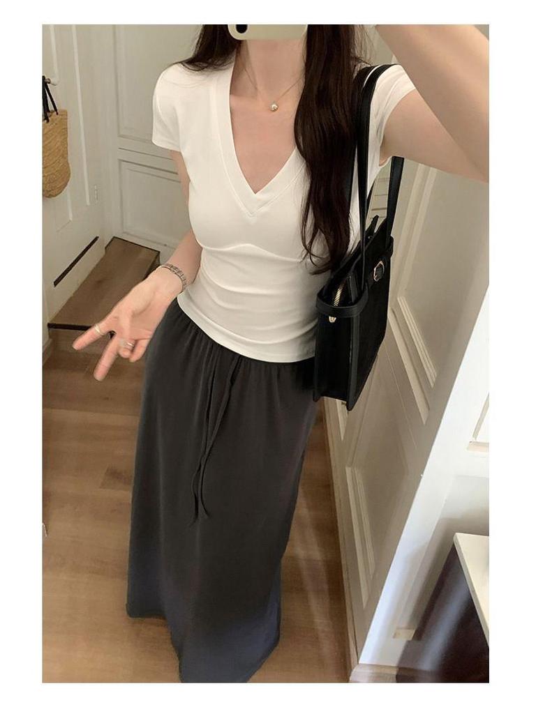 Women's White V-Neck Short-Sleeve Slim-Fit T-Shirt - Sexy Summer Style