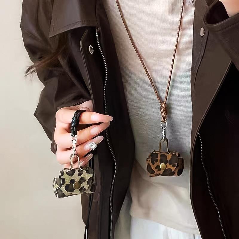 Leopard Leather Triangle Glasses Bag with Necklace and Vintage Maillard Sweater Chain