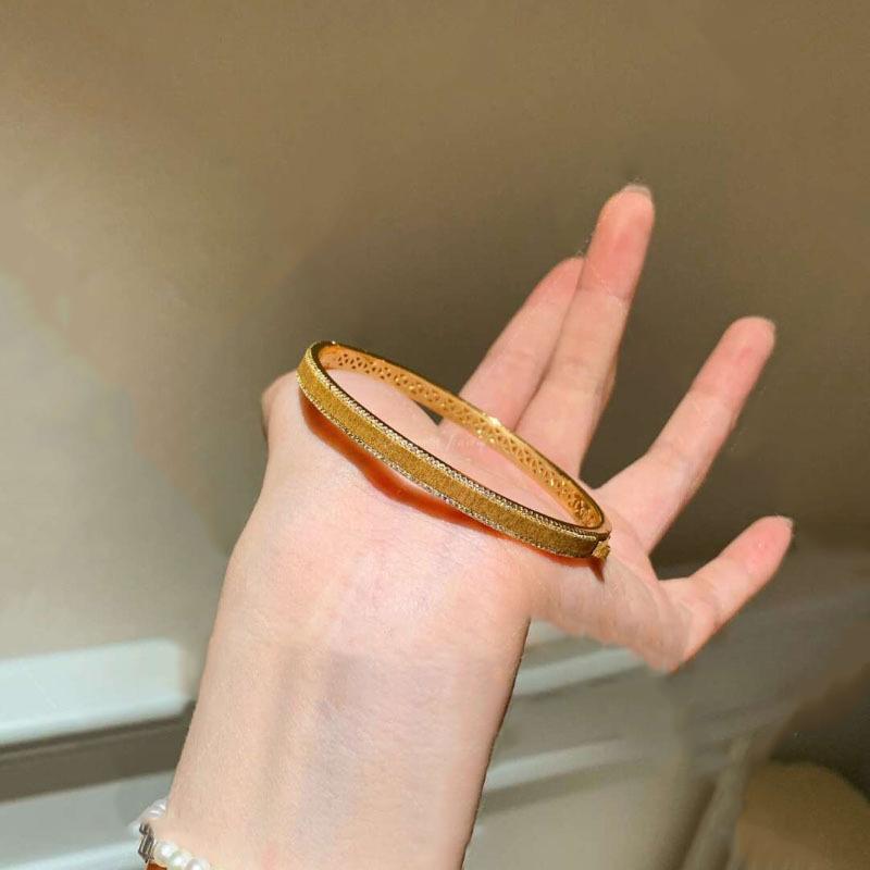 Vintage Charm High Quality Brushed Mobius Bracelets For Women Twisted Rope Inlaid Diamonds Layered Bangles Wedding Jewelry Gift