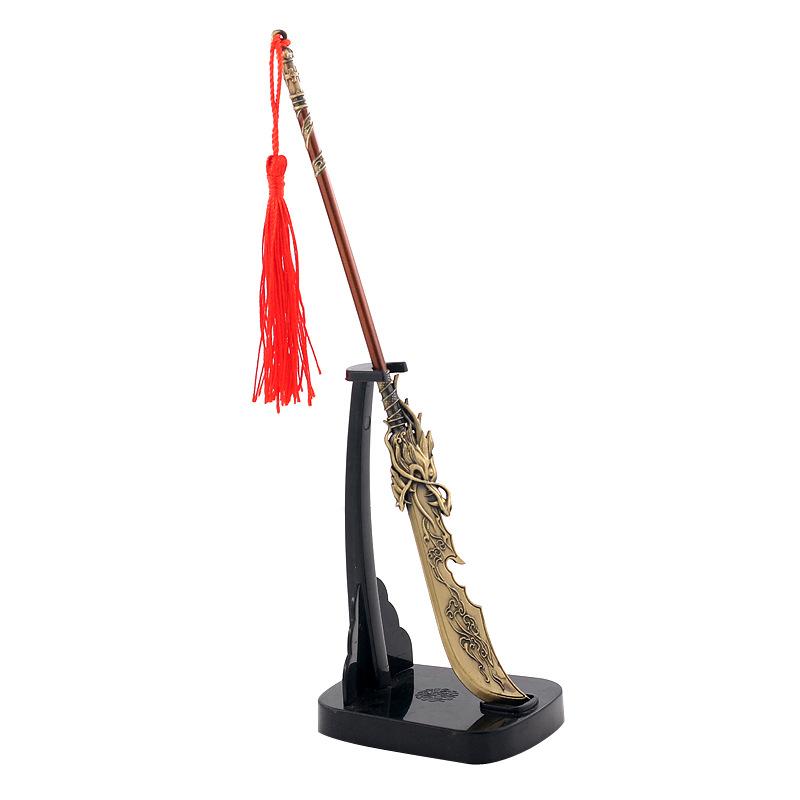 22cm Dragon Crescent Inspired Decorative Metal Art Figurine Chinese Legend Guan Yu Cultural Collectible Display Gift for Home