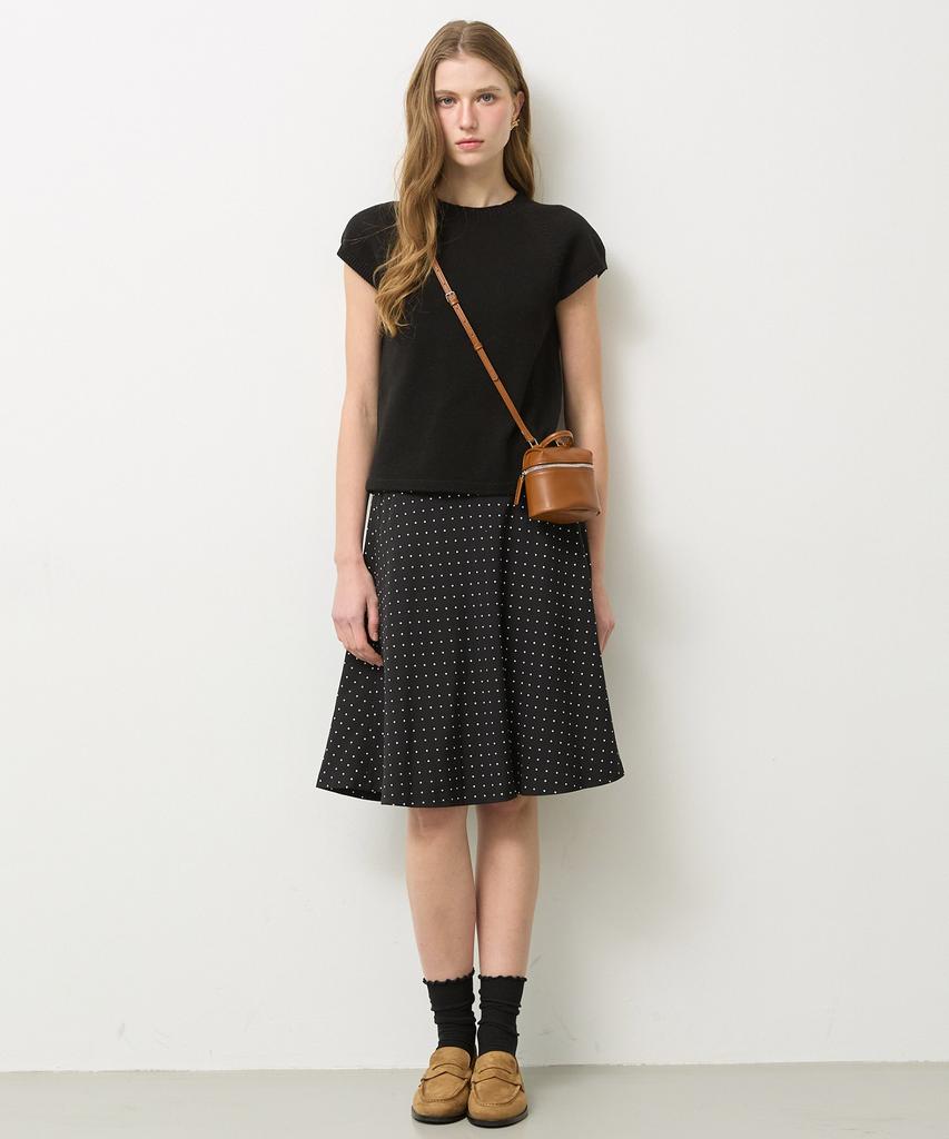 Nyuluki Feminine Short-Sleeved Knit_Black