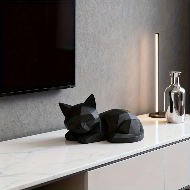 

A Plastic Cat in a Sleeping Pose Serene And Adorable Featuring a Contemporary Abstract Geometric Style It S an Ideal Present for Cat Enthusiasts 1Pcs чёрный