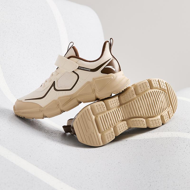 Anta Comfortable Versatile Lightweight Shock Absorbing Low Top Kids Running Shoes Kids Running Shoes Fish-Belly-White Decayed-Wood-Brown A12445507-4