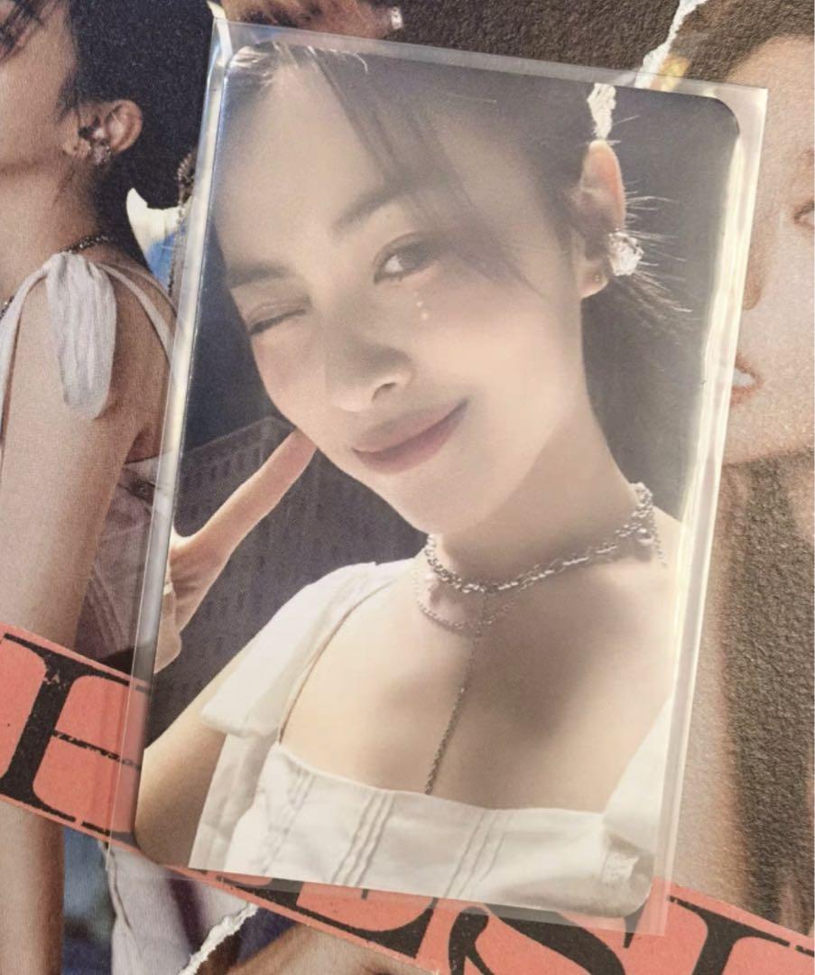 

[USED] ITZY Ryujin Cheshire Sanok Pre-recorded Bonus Trading Card