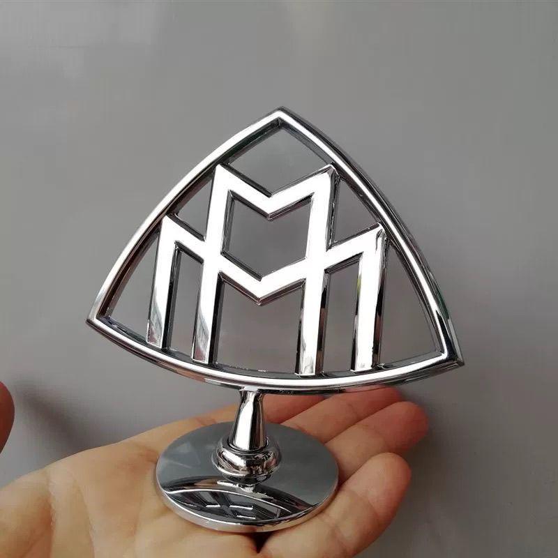 Samolepka znaku na kapotu Mercedes-Maybach pro úpravu auta
