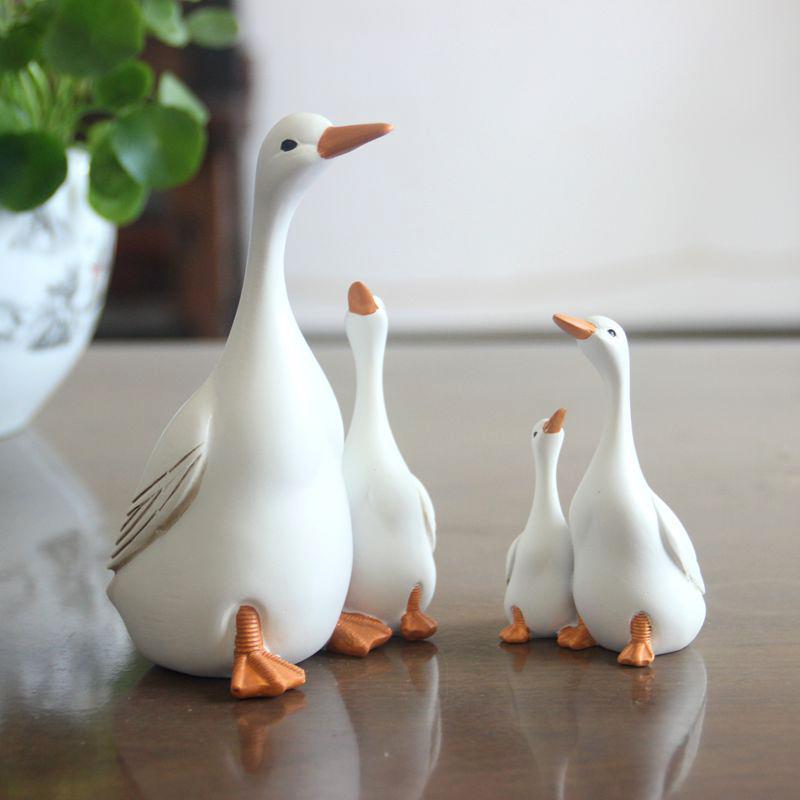 Crafts Perfect Duck Resin Statue Mother and Son Duck Decor for Cabinet Living Room Arma De Bolinhas Gel decorative figurines