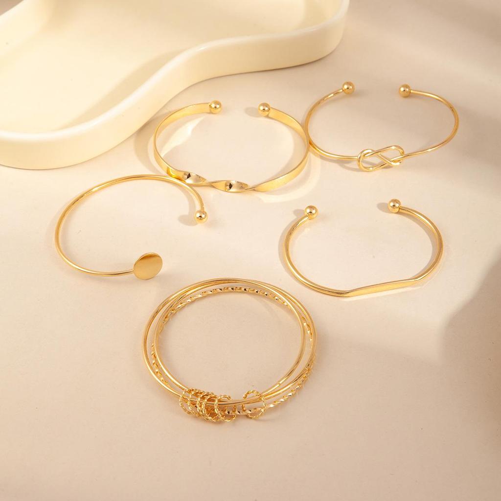 European Geometric Heart Bracelet Set: 5-Piece Layered Metal Jewelry with Retro Style