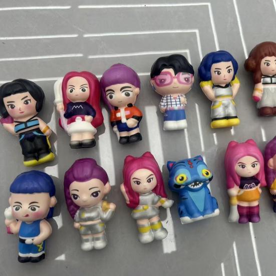 Anime Quetschspielzeug Langsam aufsteigende Figur Weiches Fidget Toy mit süßem Charakterdesign Tragbares Stressabbau-Entspannungs-Gadget für Fans Sammler