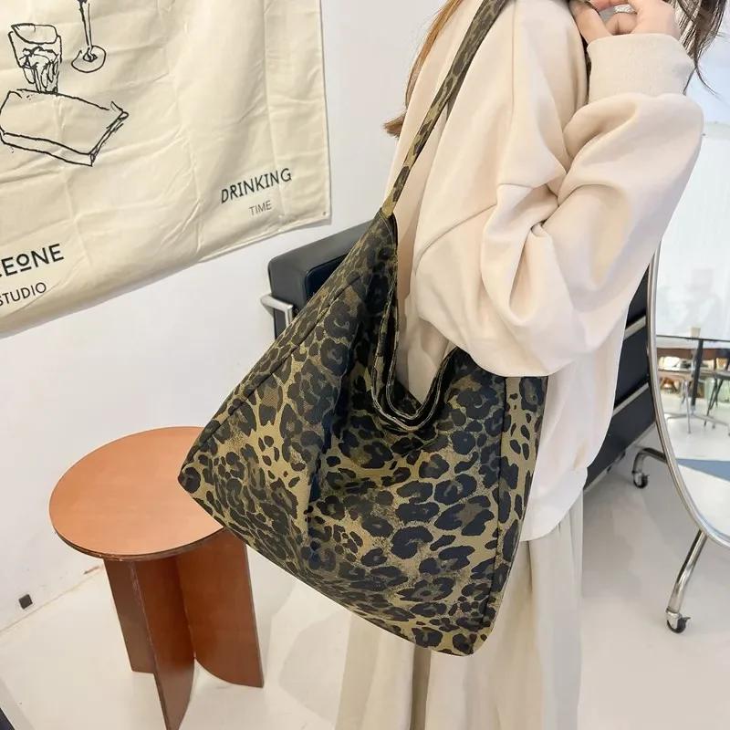 Fashion Soft Leopard Print Commuting Shoulder Bags  Trendy Capacity Hasp Simple Versatile Women's Handbags
