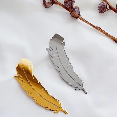 2023 A/W Feather Couple Coat Brooch: High-End Niche Stainless Steel Pin Corsage Accessory
