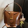 Hand Carry Trendy Bucket Bag Women's 2025 Autumn New Niche Fashion Simple Shoulder Bag High Value Casual Women's Bag