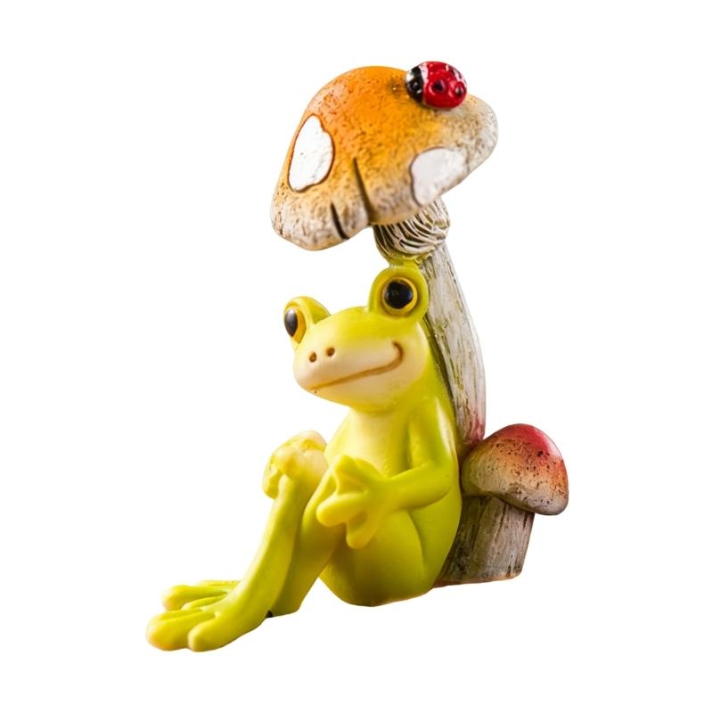 Practical Frogs Sculpture Functioning As Ornament and Garden Decoration for Stylish Home and Garden Enhancement