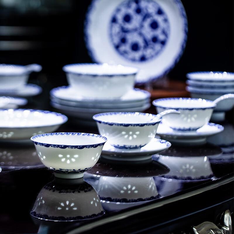 Lingshi 68-Piece Blue and White Bone China Dinnerware Set