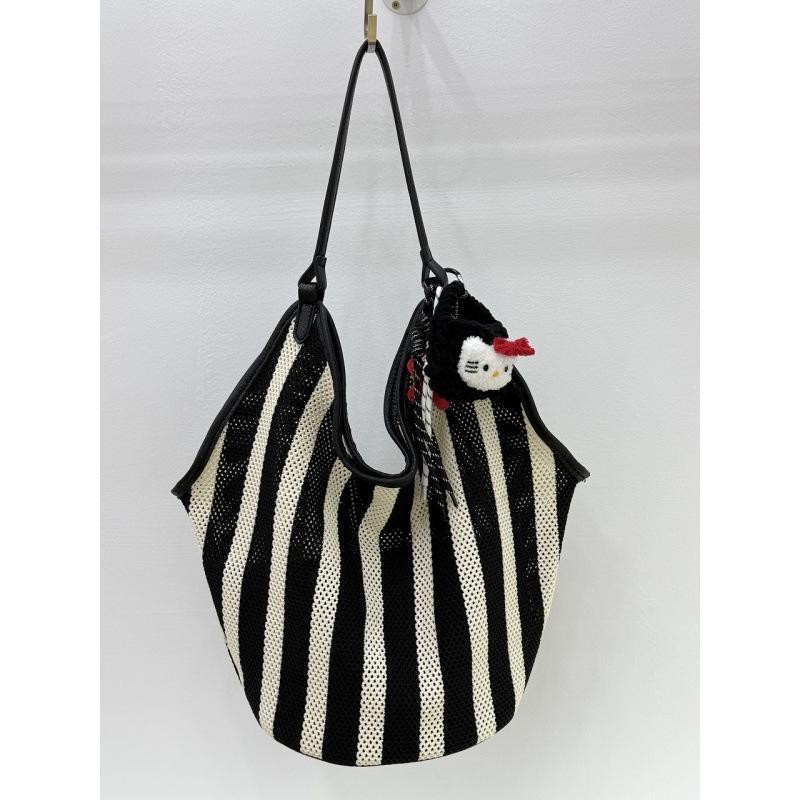 

Premium striped woven large-capacity underarm tote bag women s new fashionable versatile hollow shoulder messenger bag чёрный