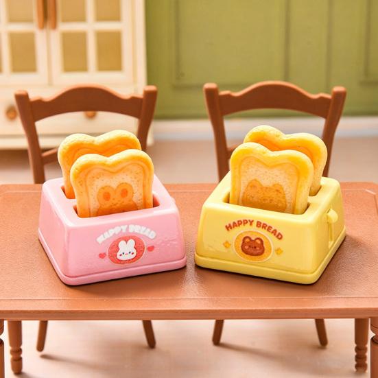 Dollhouse Miniature Toaster Accessory Mini Resin Kitchen Bread Appliance Model for Doll House Breakfast Scene Display