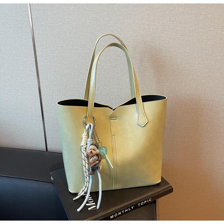 Large-capacity Bag Women's Spring and Summer Versatile New Simple Casual Shoulder Handbag Commuter Tote Bag