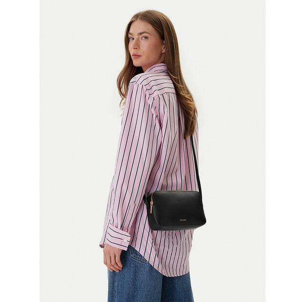 Сумка Calvin Klein Foil Logo Elongated Camera Bag One Size 18340₽