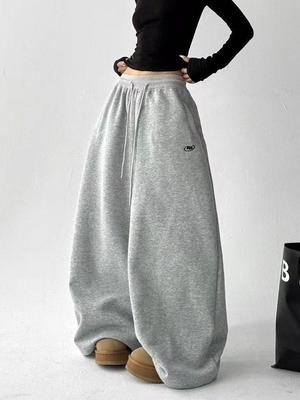 Women's Wide-Leg Sweatpants: Stylish Jazz Trousers for a Laid-Back Summer Look
