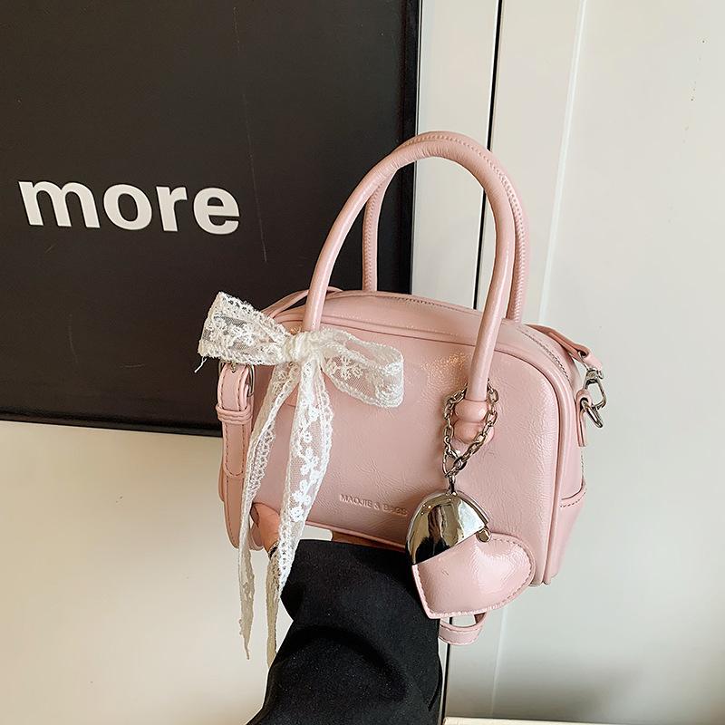 High sense women's bag 2025 new trendy fashion spring and summer niche design messenger bag popular portable pillow bag