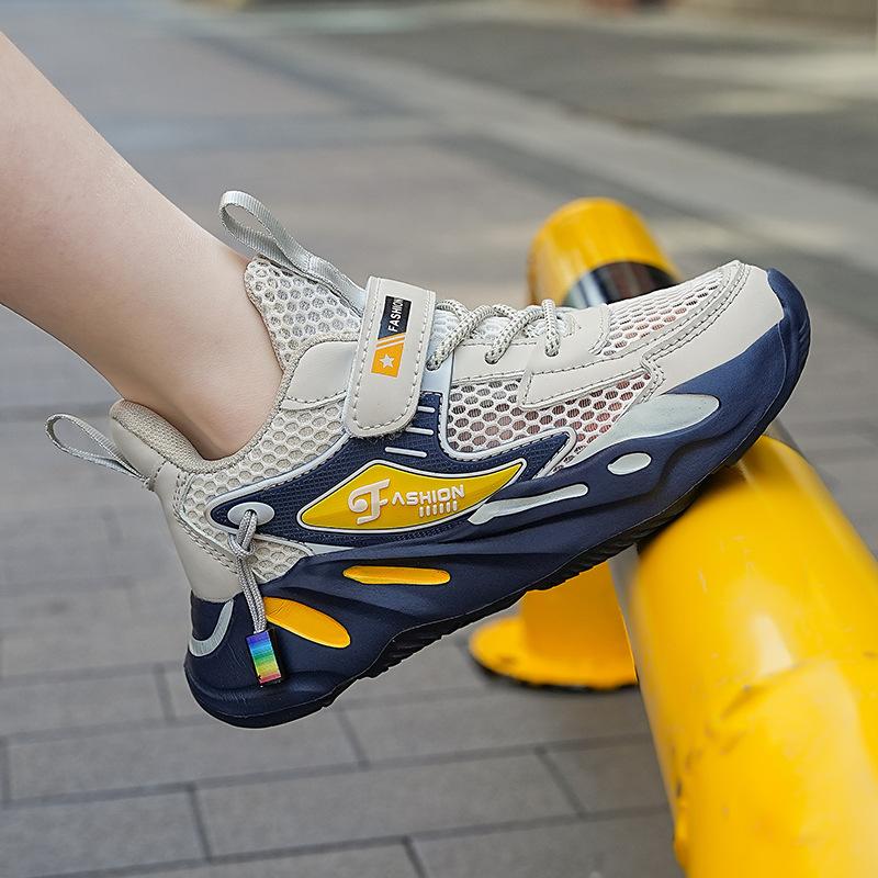 Spring and Autumn new mesh breathable children's sports shoes, light and non-slip boys' casual running shoes, Korean version of fashion shoes
