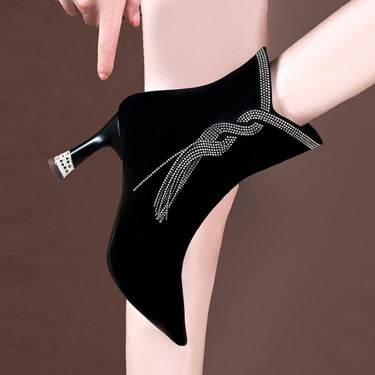 

Женские осенне-зимние короткие ботинки на высоком тонком каблуке, весенне-осенние ботинки с острым носком и матовой поверхностью 40